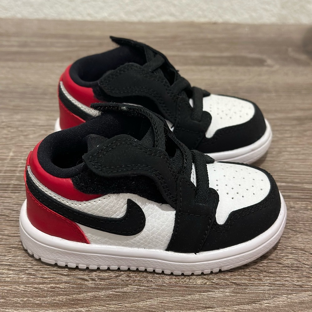 NEW! Nike Air Jordan 1 Low (Toddler)
